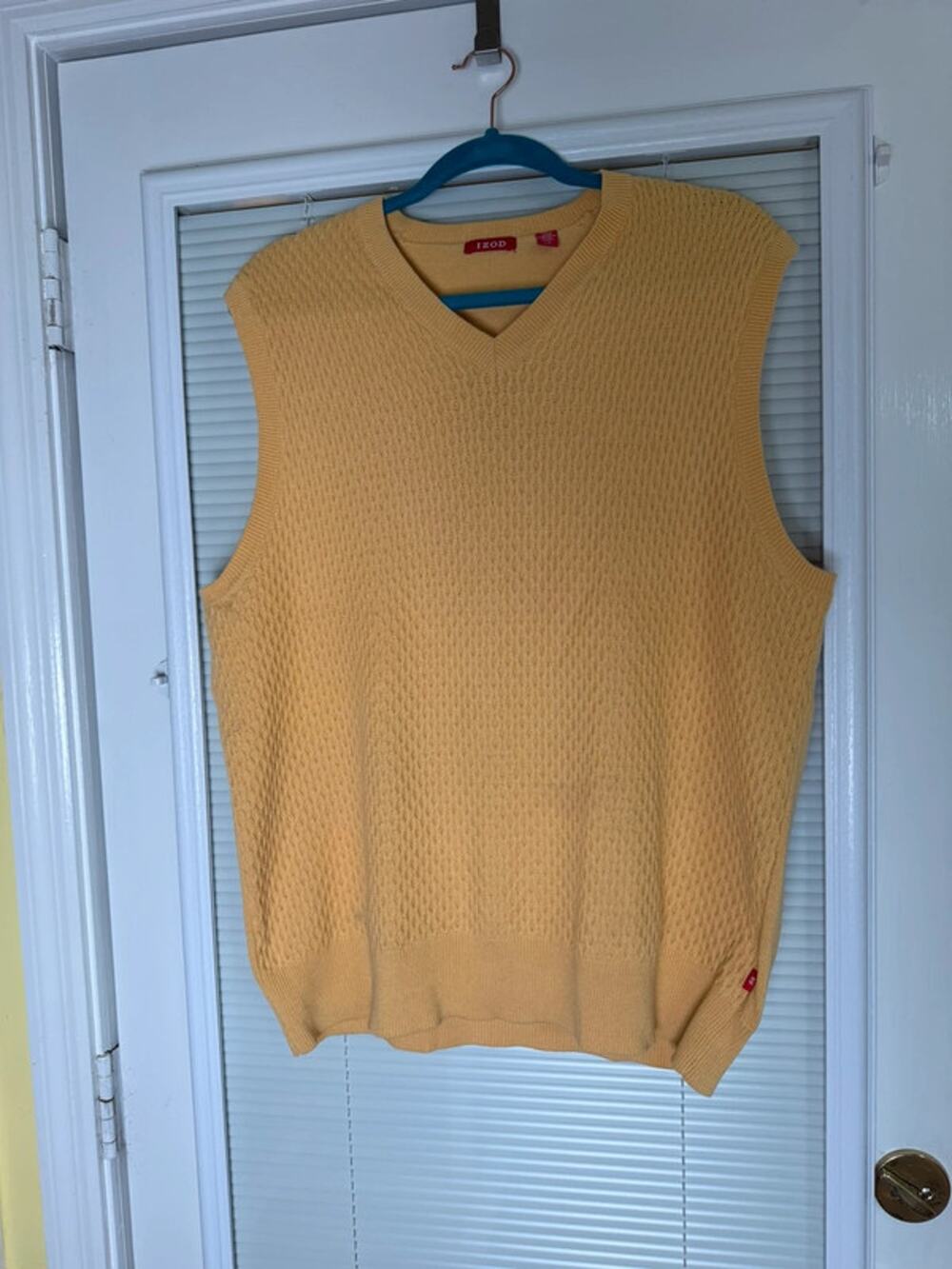 Izod sweater vest golf vest 100% cotton men’s large golden yellow